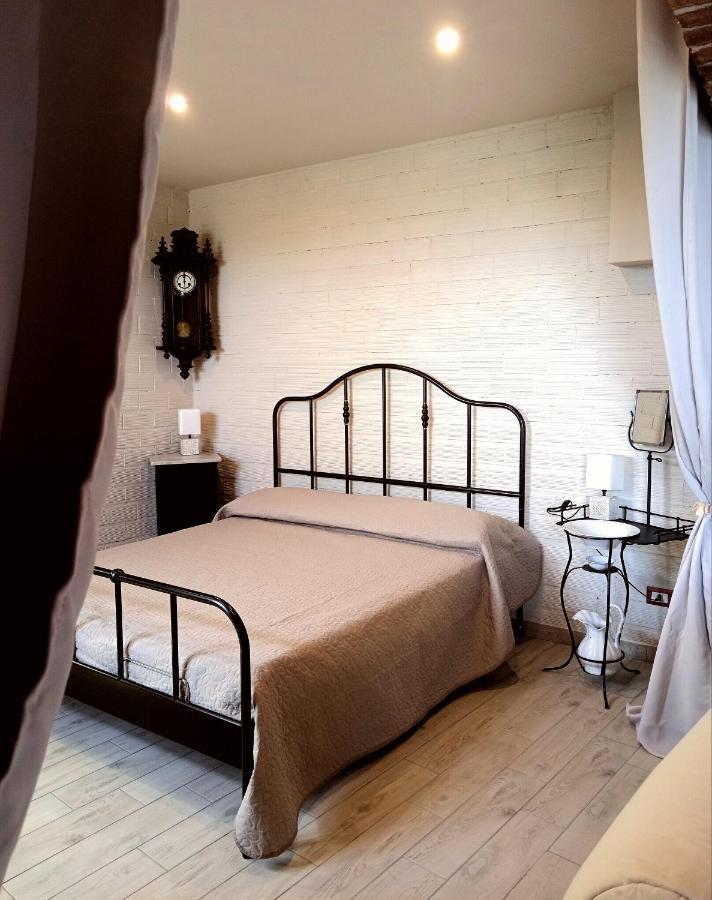 Teresa Belvedere Rooms&Holidayapartments Camere&Appartamenti Castellinaldo ภายนอก รูปภาพ